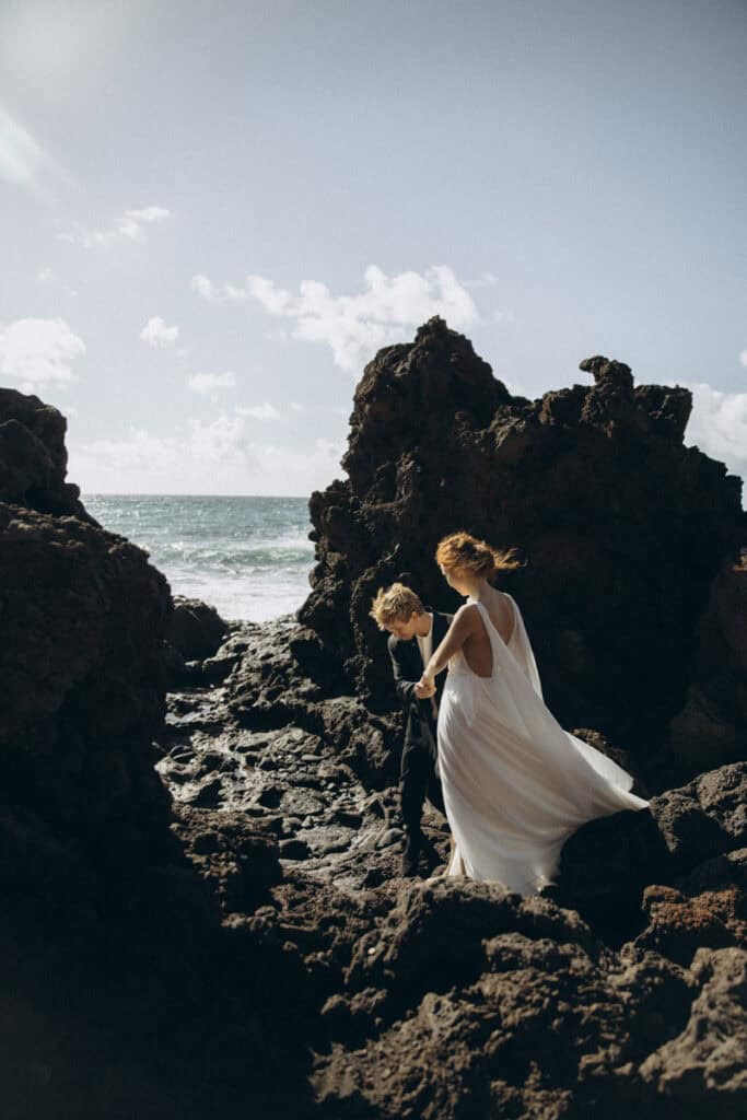 Hochzeit am Strand Lanzarote mit Veronika Haas, romantisches Engagement vor dem Meer.