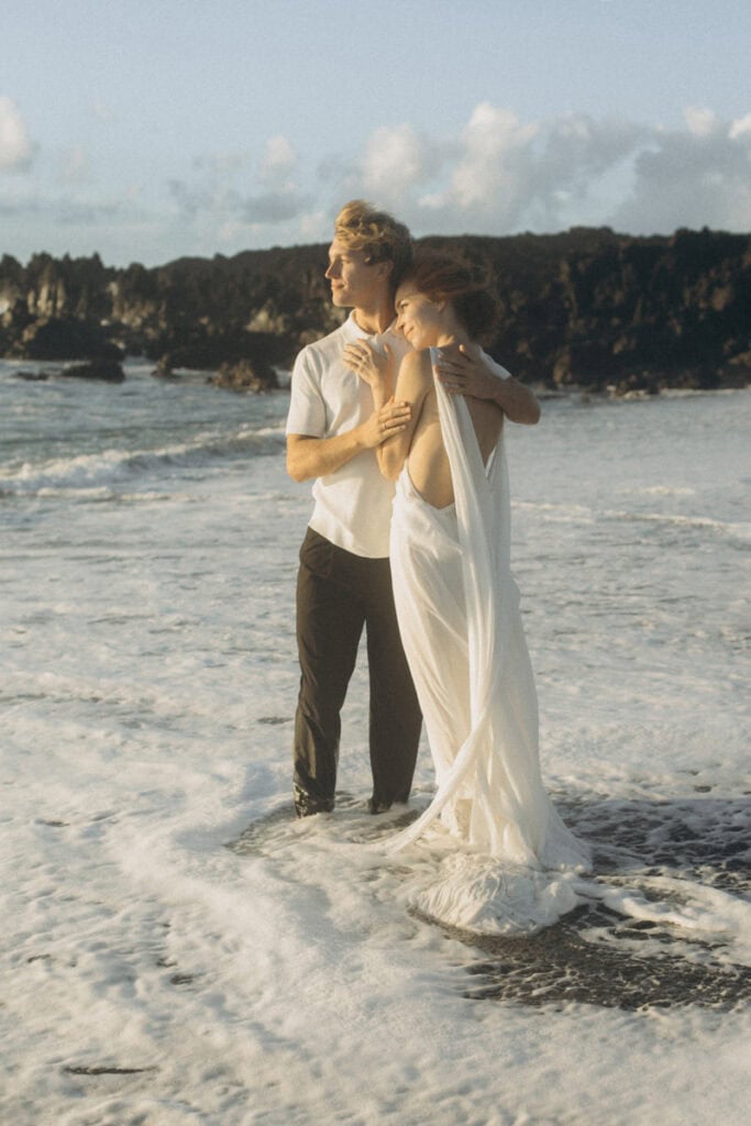 Veronika Haas bei einem intimen Strandengagement auf Lanzarote.